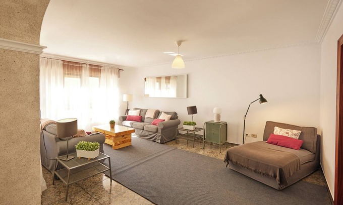 O Vicedo Apartment | Vicedo Bay View: Relaxing Retreat with Amazing Ocean Views