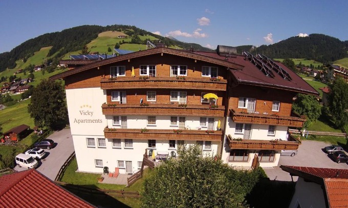 Niederau Apartment | Vicky Apartments: Pet-Friendly Retreat with Pool & Spa