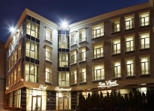 Kharkiv Hotel | Experience Kiroff Hotel: Top-Rated 4-Star Getaway