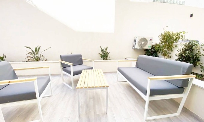 La Marsa Apartment | Victor Hugo: Family-Friendly Stay with Kitchen & Breakfast