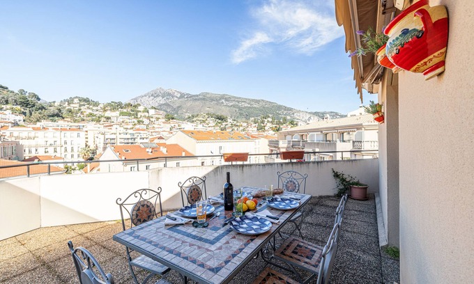 Old Town Apartment | Relaxing Victoria Bergamote Attic with Oceanfront Views