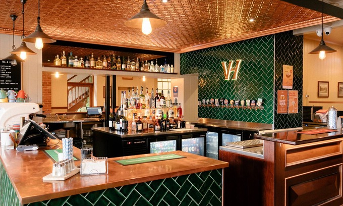 Strathalbyn Hotel | Discover Victoria Hotel - Strathalbyn: Family-Friendly Retreat