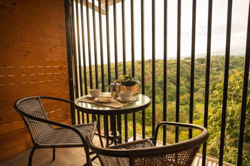 Bolivar Apartment | Guest Rated 10/10: Victoria's House with Breakfast Included