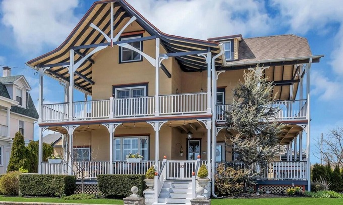 Ocean Grove House | Victorian Elegance with Modern Comforts for Families