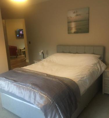 Longford Apartment | Charming Victorian Church Flat 3 - Family Friendly Stay