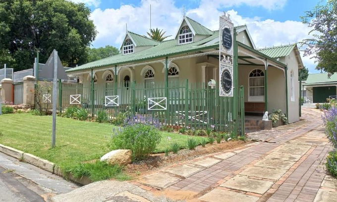 Parys House | Charming Victorian On Vaal Parys: Family-Friendly Retreat