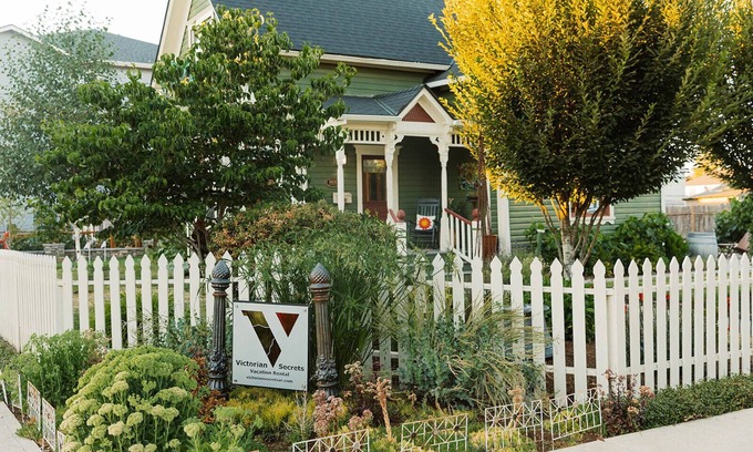 Newberg House | Victorian Secrets 1897 Home: A Gem in Wine Country