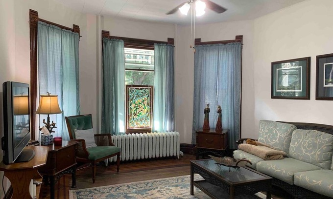 Bushnell House | Victorian Vacay: Guest Rated 10/10 with Pool & Pet-Friendly