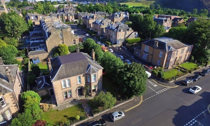Newington Villa | Elegant Victorian Villa Ard Na Said Near Royal Mile