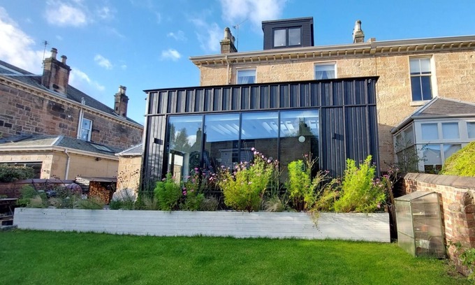Glasgow House | Victorian Villa with Sauna, Hot Tub & Family-Friendly Vibes