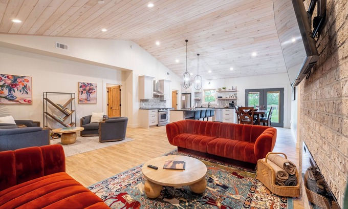 Wagener House | Victory Reins: Horse-Friendly Retreat Near Aiken
