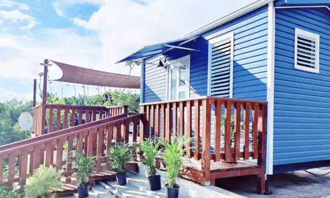 Corozal House | Idyllic Vida D' Montaña Tiny House with Spa & Kitchen