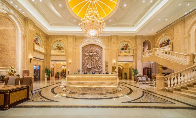 Longhua District Hotel | Explore Vienna Classic at Shenzhen Longhua Bus Station