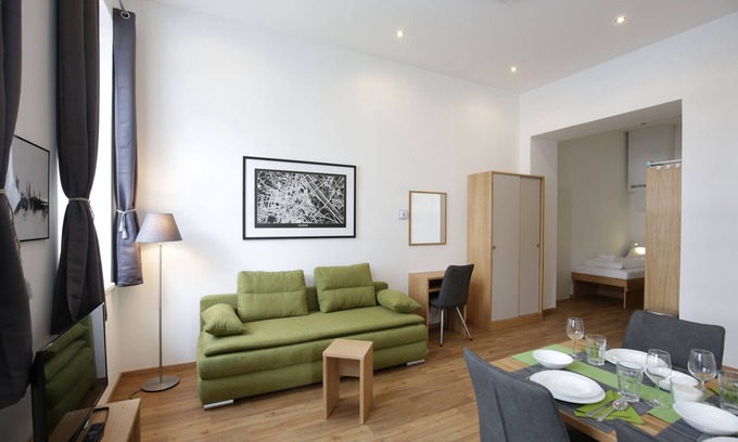 Rudolfsheim-Funfhaus Apartment | Discover Vienna Gold Apartments with Kitchen & Breakfast Access