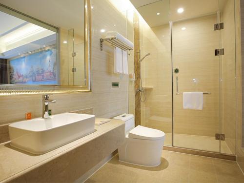 Huadu Hotel | Convenient Stay at Vienna Hotel near Guangzhou Airport