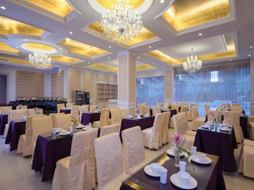 Meizhou Hotel | Discover Vienna Hotel Meizhou Xingning District Plaza