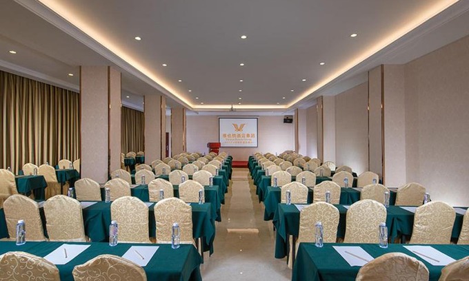 Bao'an Hotel | Family-Friendly Stays at Vienna Hotel Shenzhen Fuyong Village