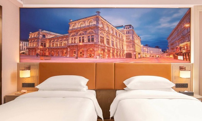 Futian CBD Hotel | Convenient Vienna Hotel Shenzhen Near Luohu Port