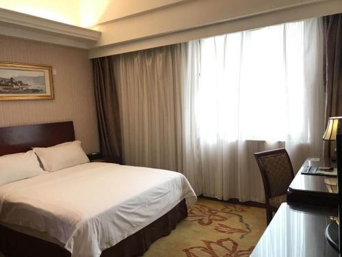 Luohu Hotel | Family-Friendly Stay at Vienna Hotel Shenzhen Yinhu