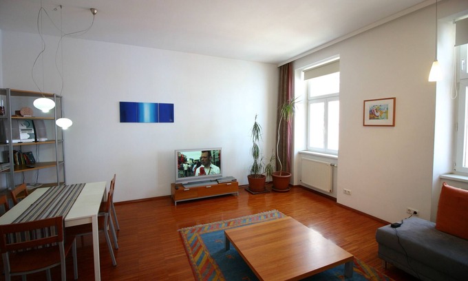 Weißgerber Apartment | Experience Vienna Downtown: 10/10 with Pool & Breakfast