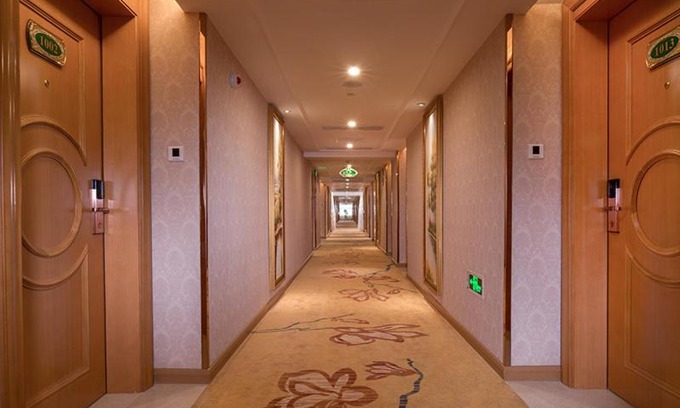 Shajing Hotel | Discover Vienna International Hotel Near Fuyong Center
