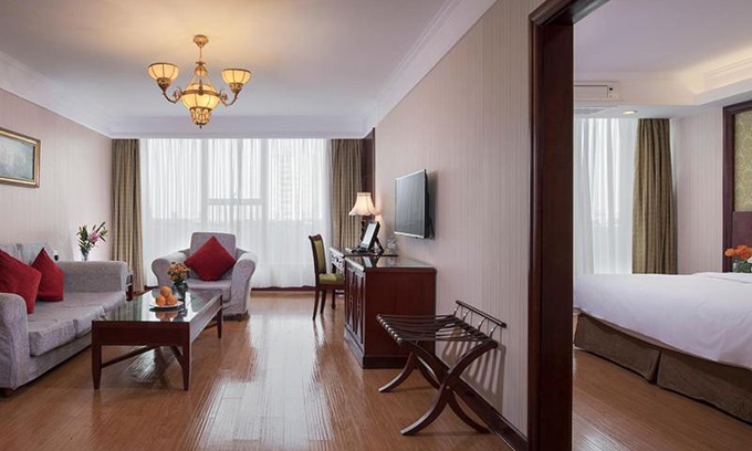Taicang Hotel | Explore Vienna International Hotel Taicang Nanyang Plaza