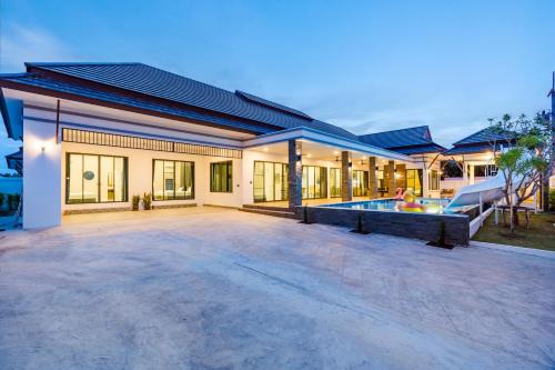 Hua Hin Villa | Spacious Viento Pool Villa Huahin - 6-Bedroom Retreat
