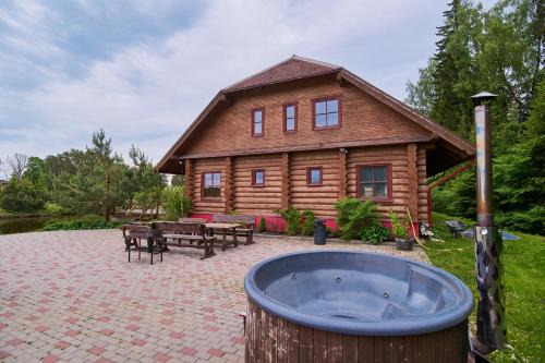 Birzgale House | Relax at Viesu nams Krauklīši: Pet-Friendly Oceanfront Retreat