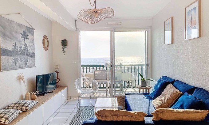 Vieux-Boucau-les-Bains Apartment | Vieux Boucau: Oceanfront Flat with Incredible Views