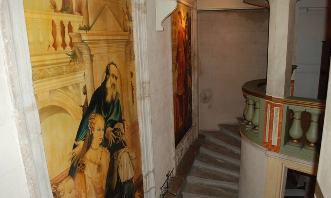 Old Lyon House | Delightful Vieux-Lyon Renaissance House with Spa & Breakfast