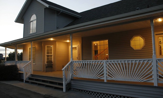 Brownstown House | Relax by the Yakima River with Hot Tub and Ocean View