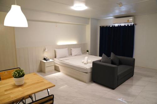 Ramkhamhaeng Hotel | Discover Viewplace Mansion Ladprao 130 with Family-Friendly Amenities
