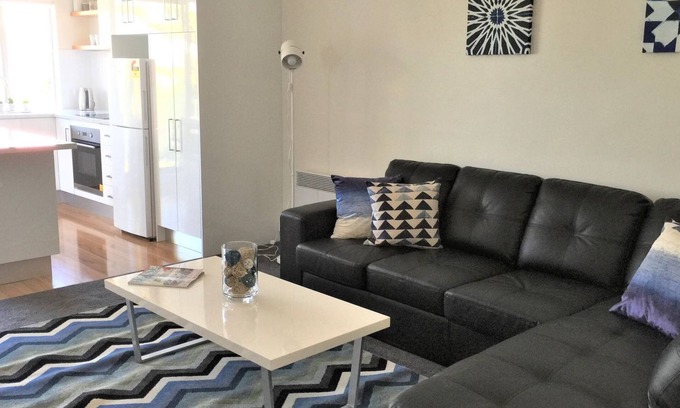 Sandy Bay Apartment | Convenient View Street Apartment with Breakfast & Kitchen