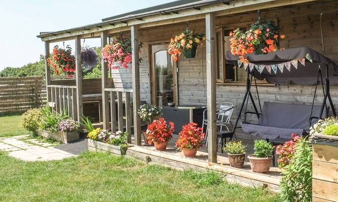 Okehampton Cottage | Discover Pet-Friendly Comfort with Open Fire in Okehampton