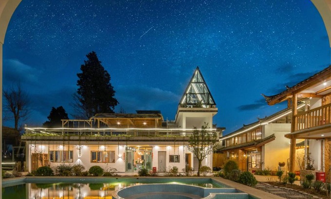 Lijiang House | Exceptional Views of Mount with Family-Friendly Amenities