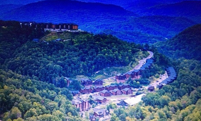 Gatlinburg Resort | Exciting Water Park Retreat at Mountain Top - Guest Rated 9.8