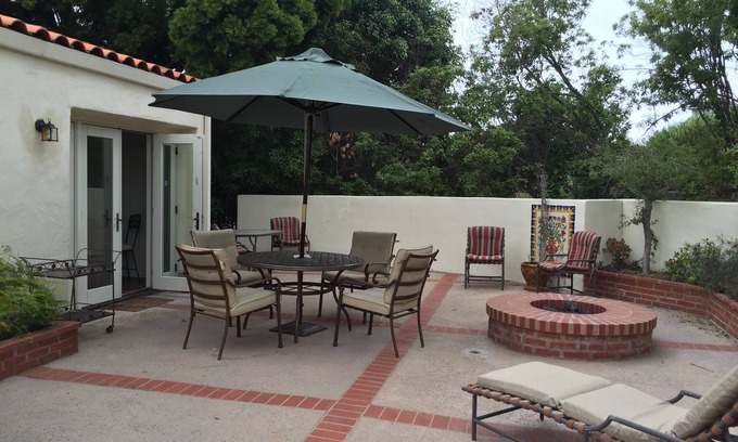 The Mesa House | Unforgettable Views! Serene Retreat with Spa & Kitchen Access
