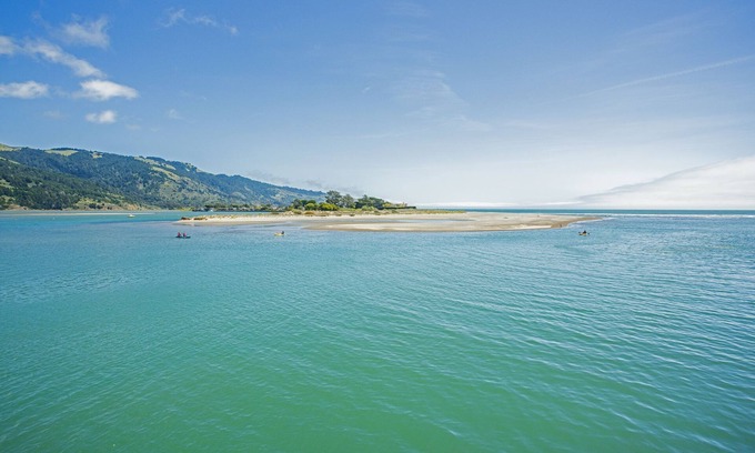 Bolinas House | Mesmerizing Ocean and Lagoon Views with Family-Friendly Amenities