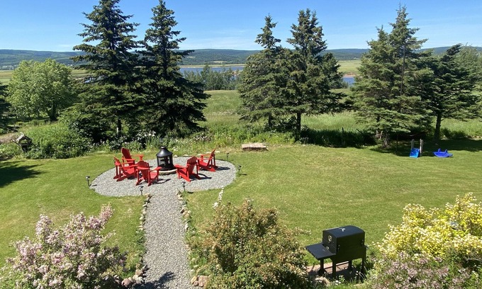 Harvey Apartment | Stunning Views Near Famous Attractions at Fundy's Lost Lobster
