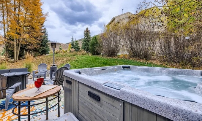 Dillon House | Enjoy Free Nights at Vacation Paradise with Private Hot Tub