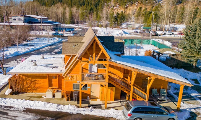 Pinehurst Condo | Mountain Views from Private Decks in a Family-Friendly Condo