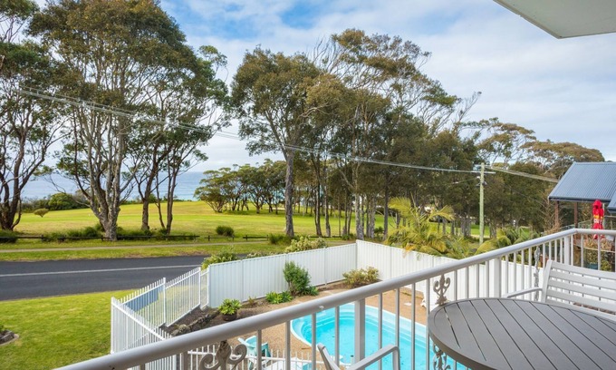 Narooma Apartment | Relax at Views on Ballingalla with Pool & Breakfast Options