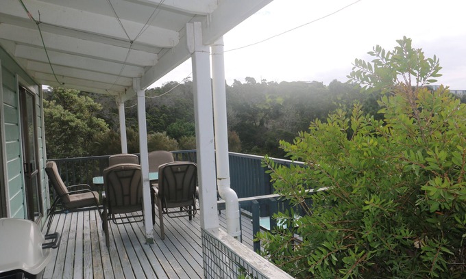 Cable Bay House | Scenic Views over Doubtless Bay with Deck Dining Experience