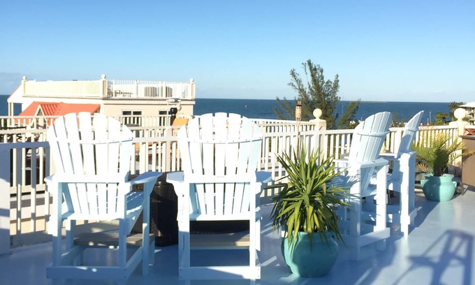Marathon House | Unforgettable Views with Pool & Hot Tub Near the Ocean