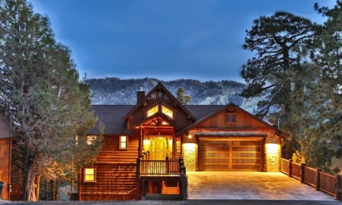 Upper Moonridge Cabin | Experience Big Bear's Incredible Views & Premier Amenities