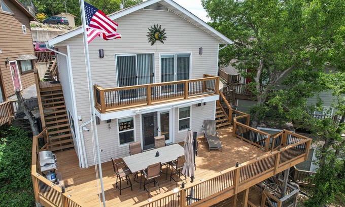 Osage Beach House | Scenic Sunset Haven - Lakefront Retreat with 3 Decks