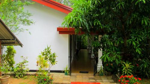 Habarana Bed & Breakfast | Kid-Friendly Vihanga Resort with Outstanding 9.1 Rating
