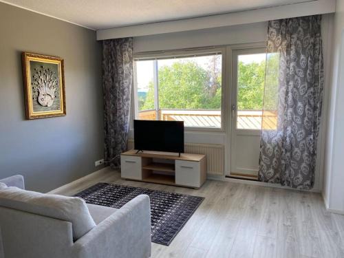 Pieksamaki Apartment | Convenient Apartment Near Amenities with Ocean Views
