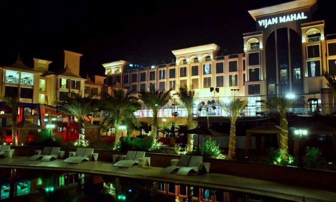 Jabalpur Hotel | Vijan Mahal: Family-Friendly Stay with Pool and Spa Access