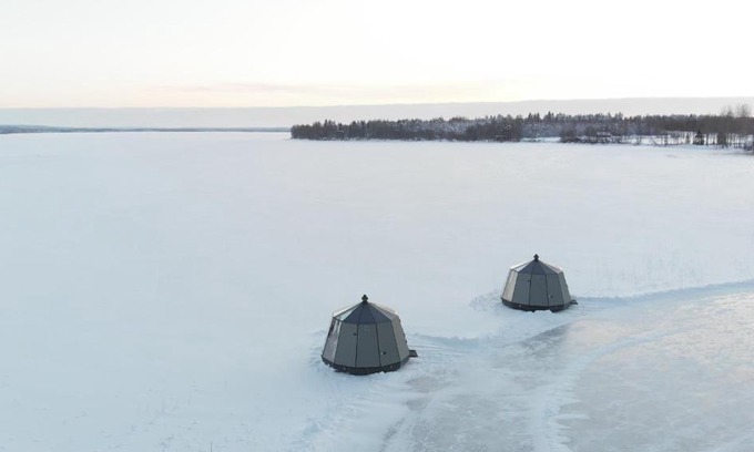 Vikajarvi Apartment | Unforgettable Vikajärvi Lake View Igloos with Private Beach